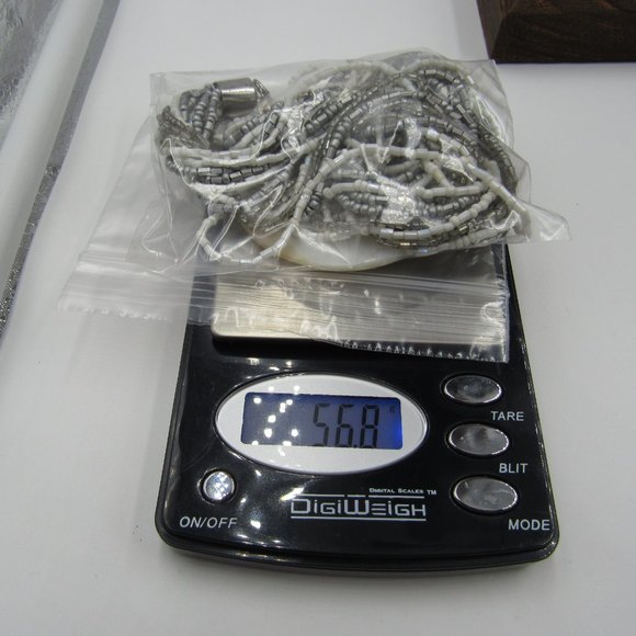 21" Beaded White Shell Pendant Necklace Vintage - Picture 4 of 4